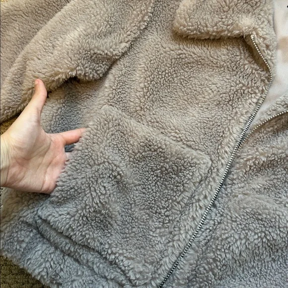 Urban Outfitters Jacket - Picture 3 of 5